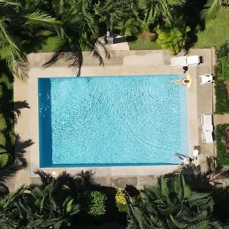 Beautifully Renovated Private Rental In The Desirable Las Palmas Community