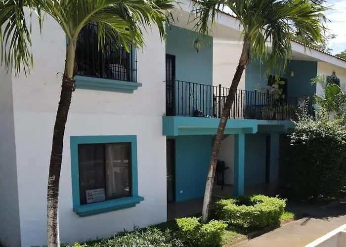 Minimalist With A Beautiful New Design, Bound Patio, And Shared Community Pool Coco