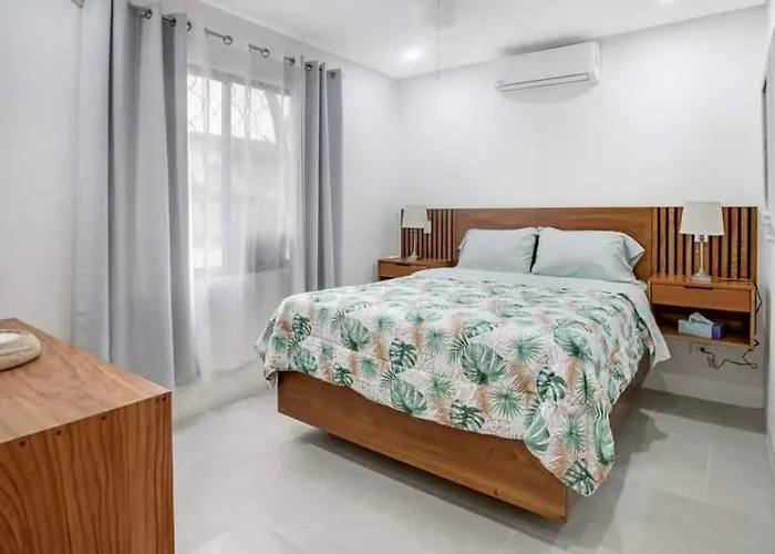 Apartment Minimalist With A Beautiful New Design, Bound Patio, And Shared Community Pool
