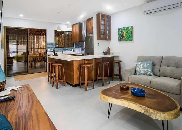 Minimalist With A Beautiful New Design, Bound Patio, And Shared Community Pool Apartment