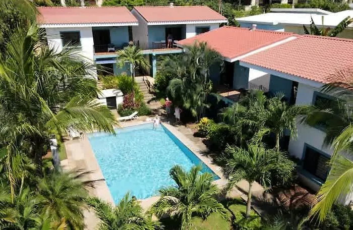 Apartment Minimalist With A Beautiful New Design, Bound Patio, And Shared Community Pool *